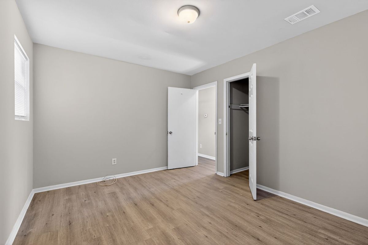 Building Photo - 7 Roper Dr