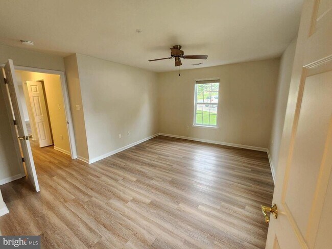 Building Photo - 2029 Windsong Dr