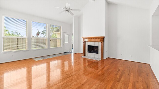 Building Photo - 20910 Deauville Dr