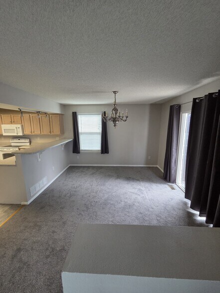 Building Photo - 5016 Prairie Grass Ln