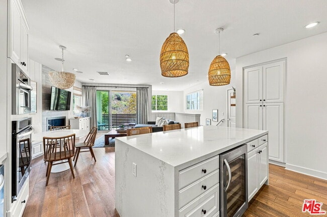 Building Photo - 12876 S Seaglass Cir