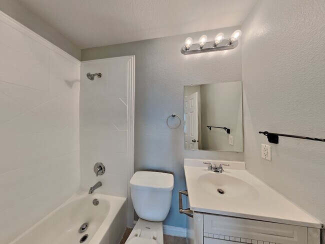 Building Photo - Coming Soon! 4BR/3BA | Newly Renovated Single Family Home | Fenced  yard | In Grand Prairie!