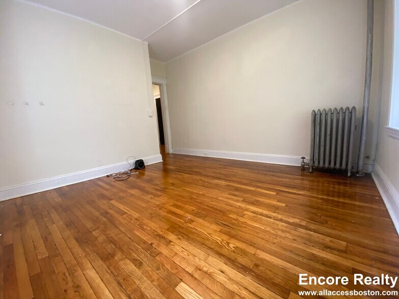 Building Photo - 1444 Commonwealth Ave