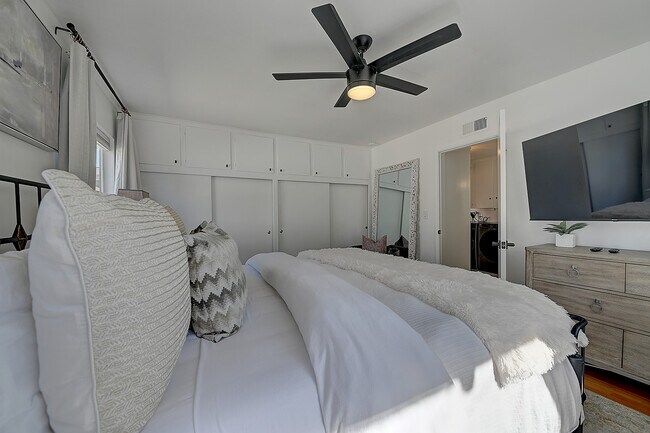 Building Photo - 444 N Shattuck Pl