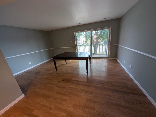 Building Photo - 5858 W 87th St