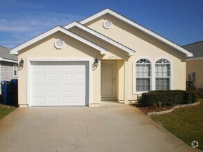 Building Photo - 2-Bedroom, 2-Bath House with Garage in Pan...