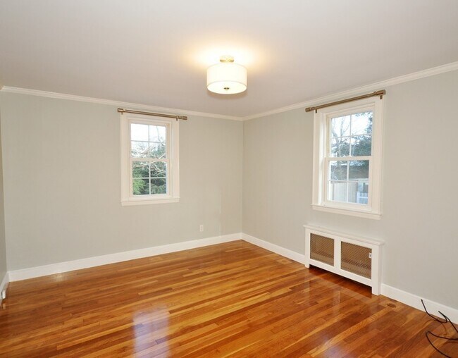 Building Photo - 66 Southfield Cir