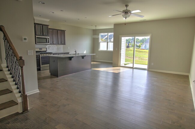 Building Photo - Durham 3 bed 2.5 bath: Available Now (Shor...