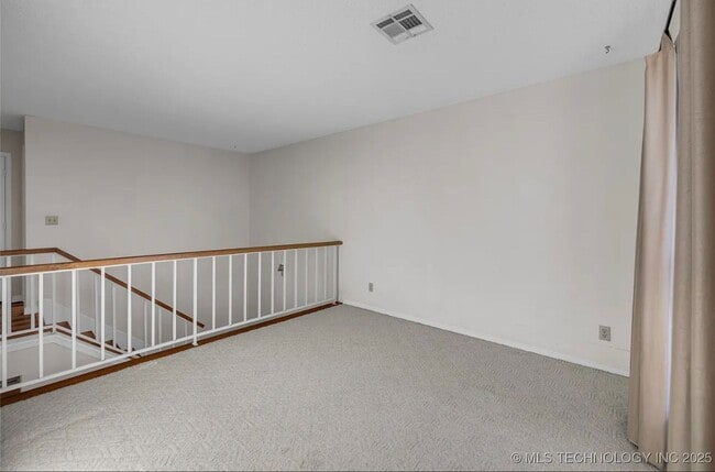 Building Photo - Gorgeous Condo in The Gated Community of The Timbers!