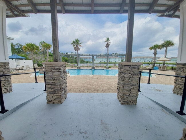 Building Photo - 7664 Shadow Lake Dr