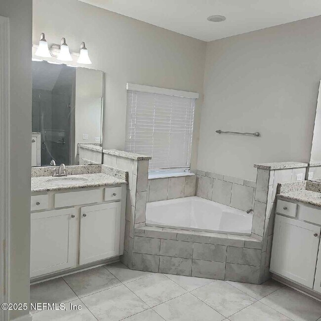 Building Photo - 97389 Harbor Concourse Cir