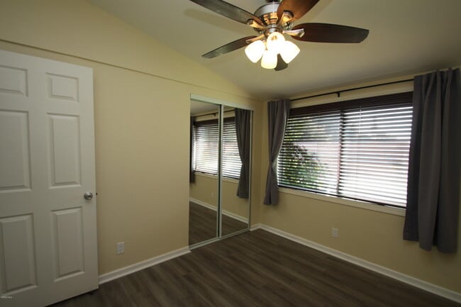 Building Photo - 655 E Avenida De Los Arboles