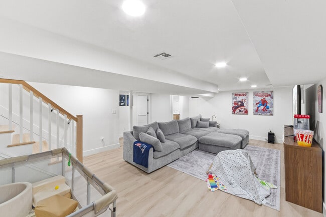 Building Photo - 17-11 Berdan Ave