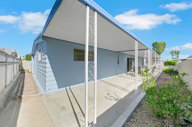 Building Photo - 39345 Moronga Canyon Dr