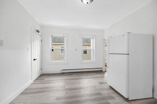 Building Photo - 220 Concord St