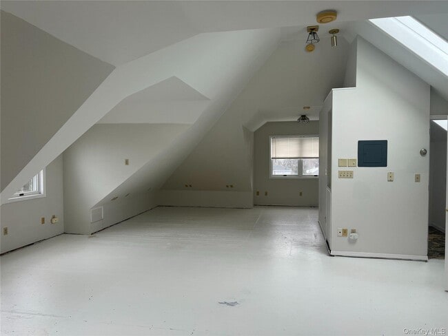 Building Photo - 77 Andrew St