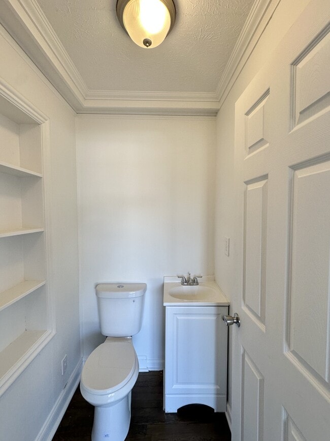 Building Photo - 1341 Pineview Rd