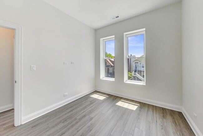 Building Photo - 2312 W Ohio St