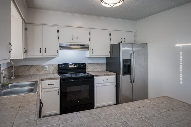 Building Photo - 117 Philemon Dr