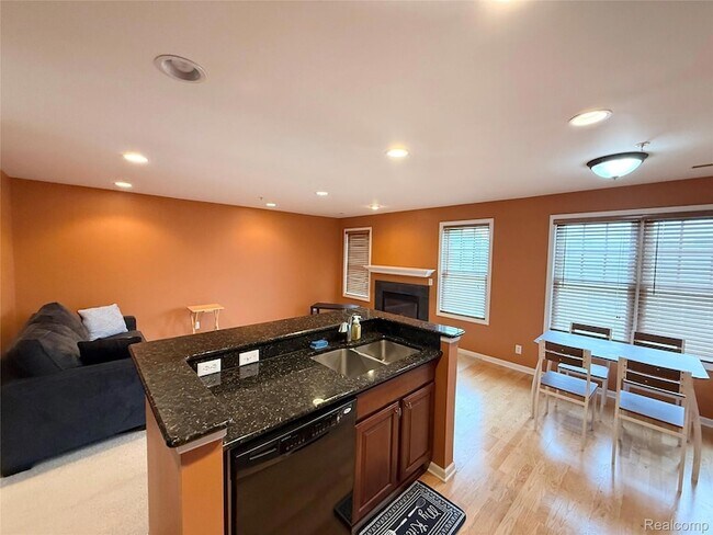 Building Photo - 207 Amys Walk