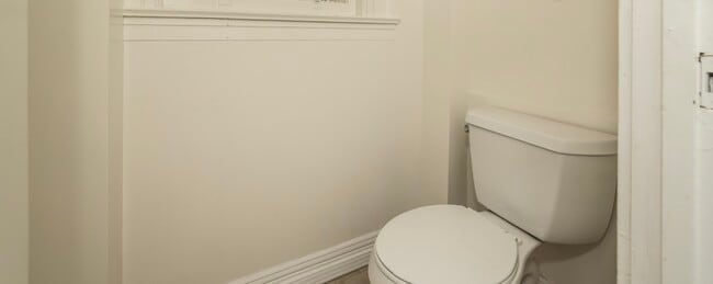 Building Photo - 1026 Bush St