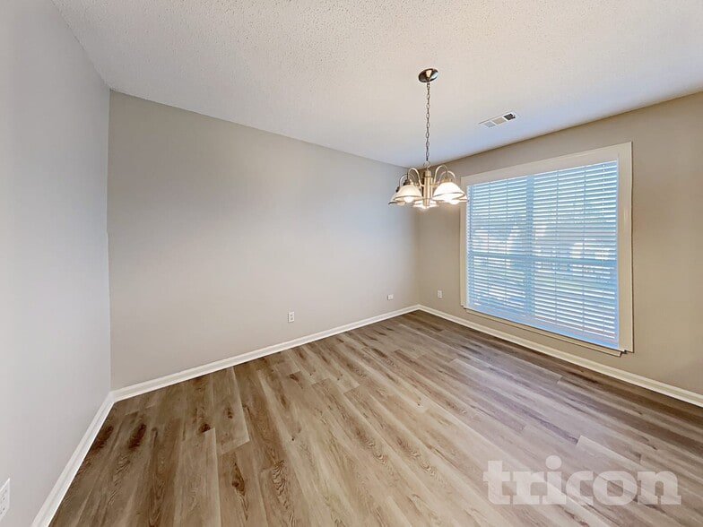 Building Photo - 947 Chase Trail