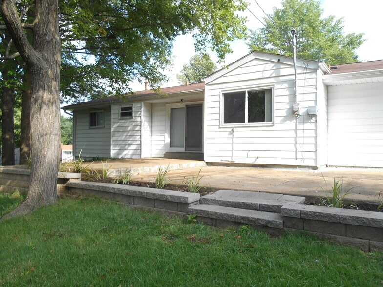 Building Photo - 524 Ranch Dr
