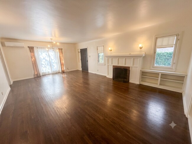 Building Photo - 1278 N Hudson Ave