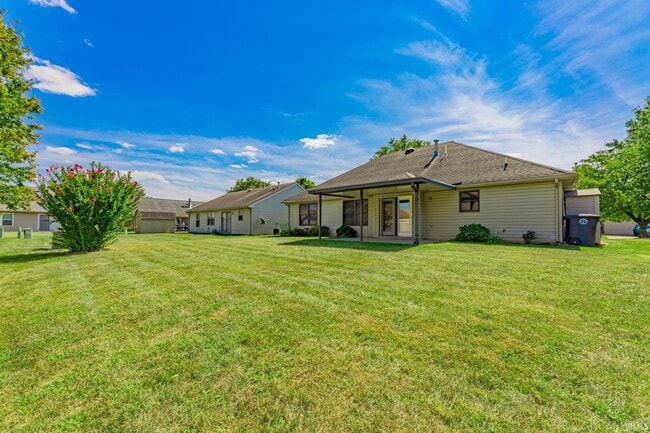 Building Photo - 3900 Deer Trail