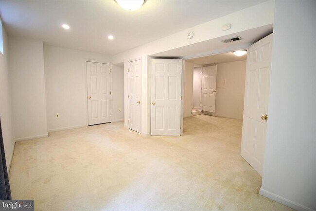 Building Photo - 18040 Tebbs Ln