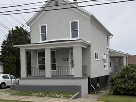 Building Photo - 425 W Grace St
