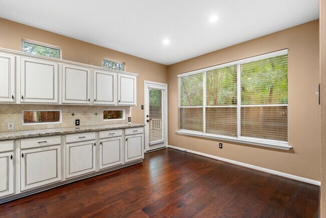 Building Photo - 70 Harvest Wind Pl