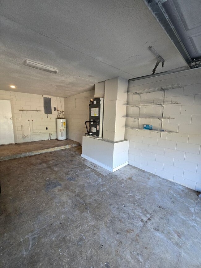 Building Photo - 2217 Villano Ave