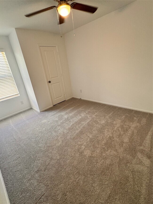 Building Photo - 1315 Millers Pass Dr