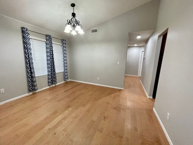 Building Photo - Single Story, Three Car Garage, Three Bedr...