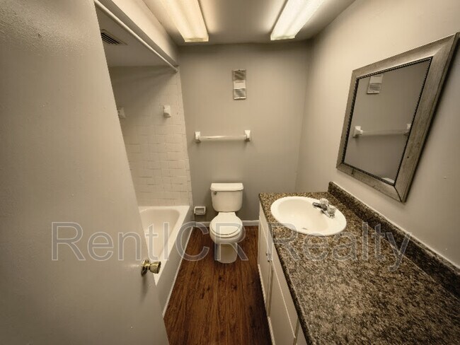 Building Photo - 1708 Azalea Ct