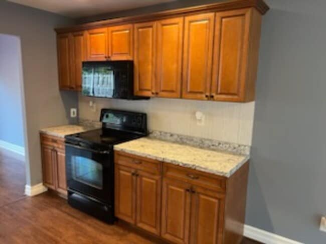Building Photo - Beautiful 3 Bedroom 1.5 Bathrooms Anne Arundel County Town Home