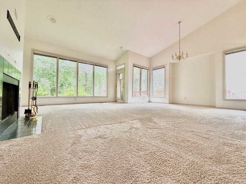 Building Photo - 30684 Tanglewood Trl