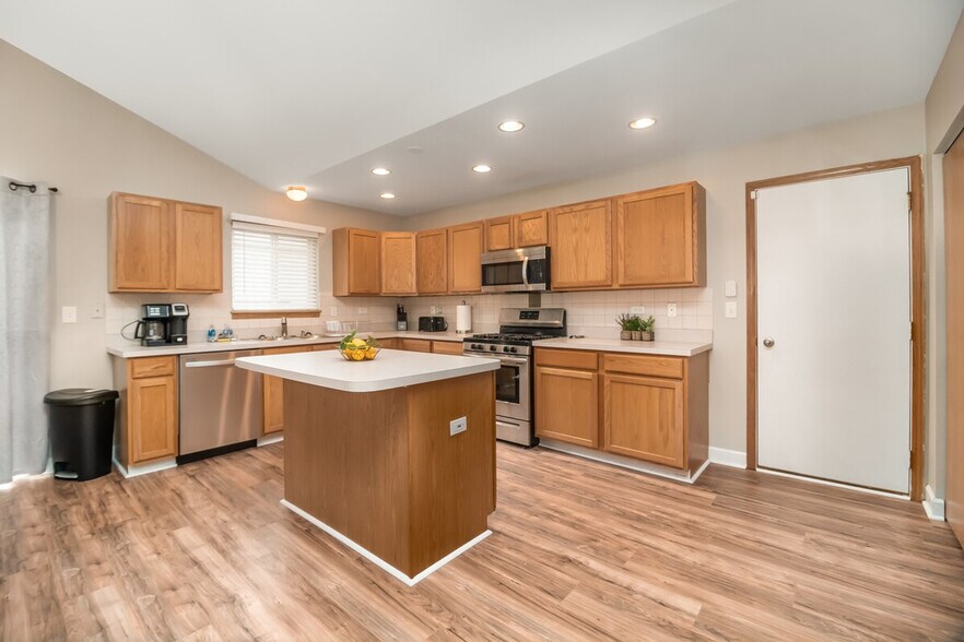 Building Photo - 2607 Oak Ridge Ln