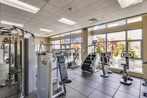 Building Photo - Gorgeous Condo in East Village!