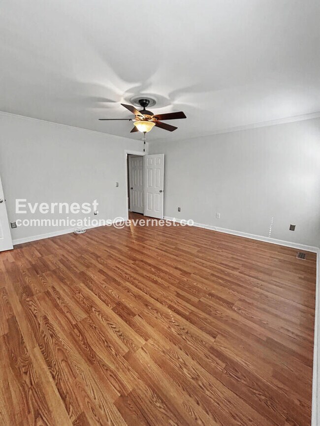 Building Photo - 3 Bed/2.5 Bath Home with Garage / Pet-Friendly / Coming Soon