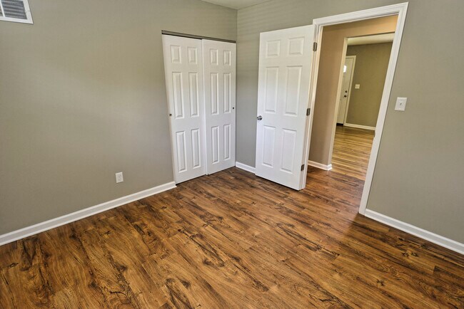 Building Photo - 2635 Netherton Dr