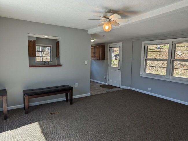 Building Photo - 264 McCall Rd