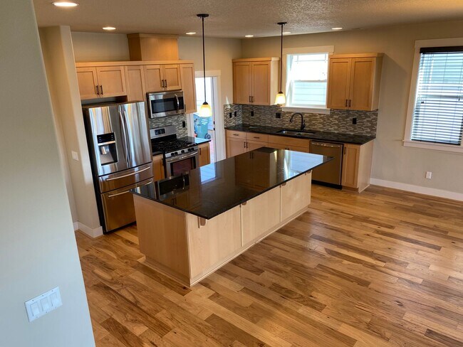 Building Photo - Bethany Creek 3 Bedroom Home!