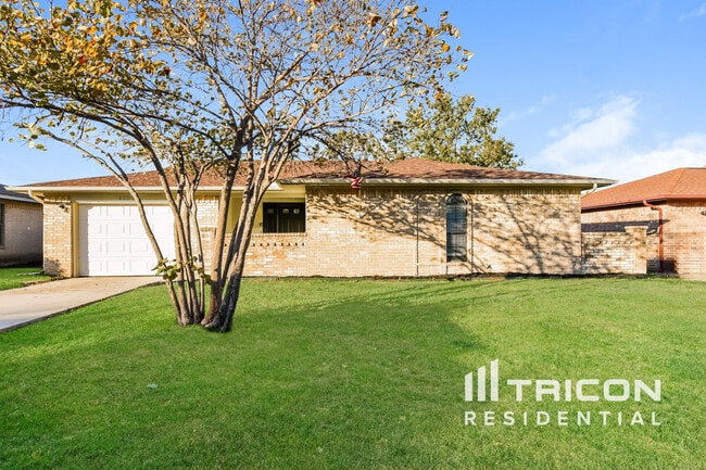 Building Photo - 820 Oak Grove Ln