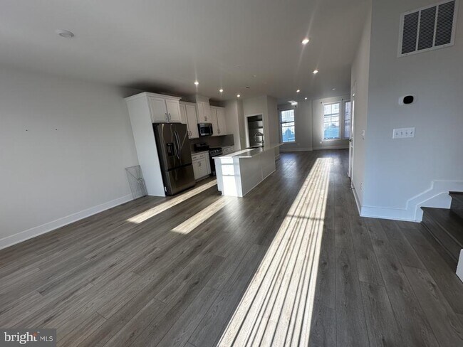 Building Photo - 112 Galaxy Pl