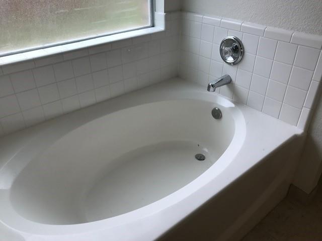 Building Photo - 105 Foxtail Ct