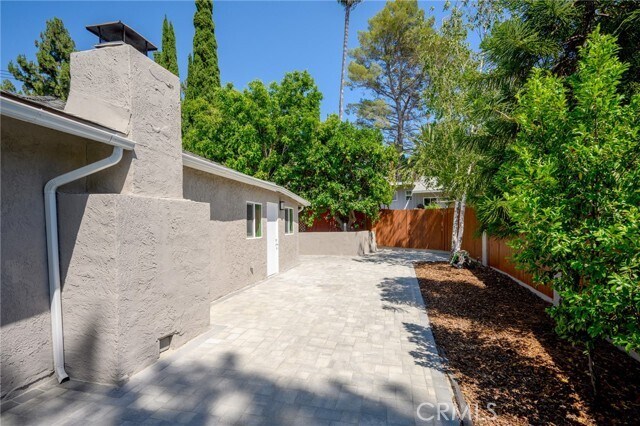Building Photo - 4924 Lowell Ave