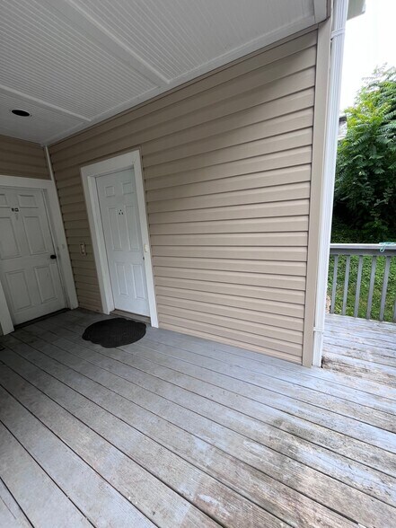 Building Photo - 708 D St