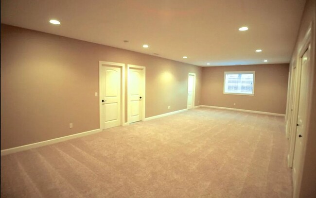Building Photo - Centennial Pointe West